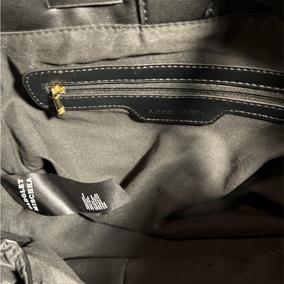 BADGLEY MISCHKA Black medium size bucket bag, Gold hardware, button closure - Picture 3 of 4